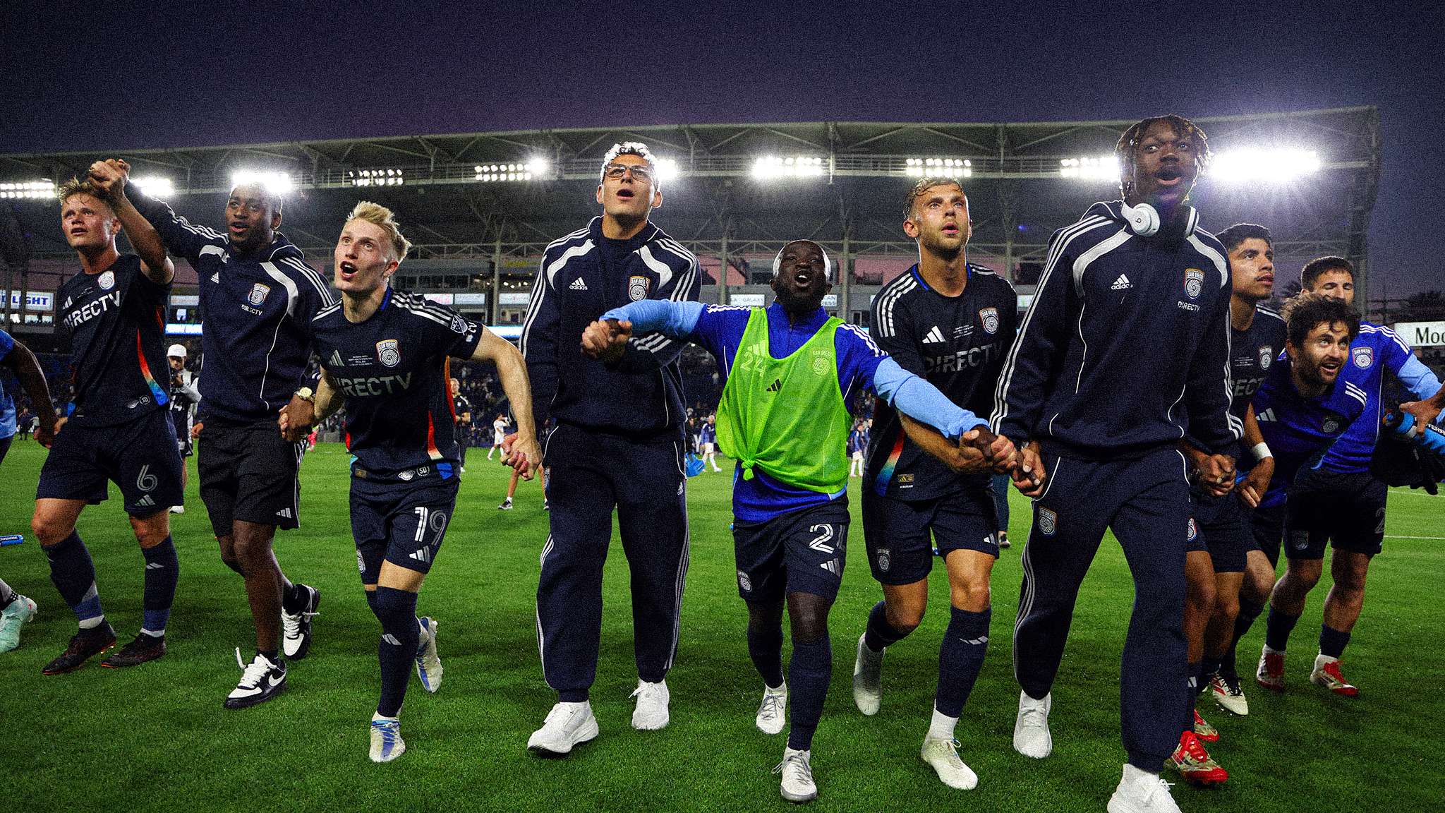 加更大压力 加更大压力